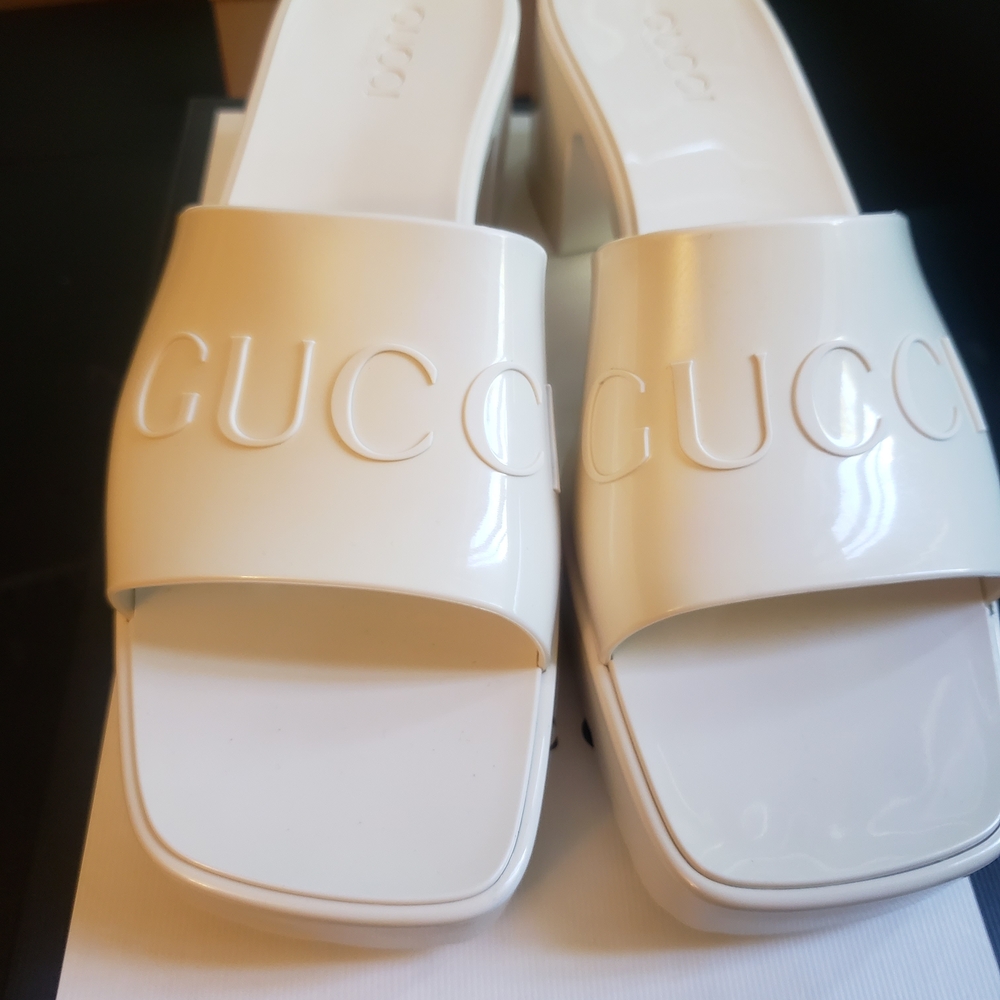 Gucci Women's Cream Slide Sandals